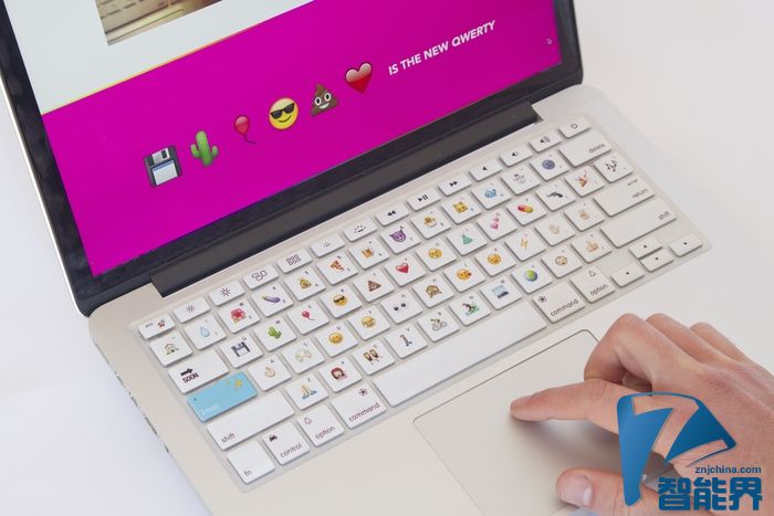 emoji 鍵盤來襲，這下更方便賣萌了