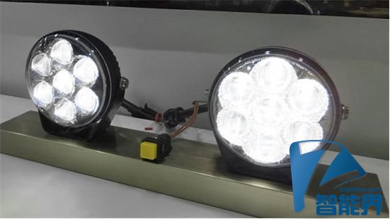 想要LED燈更亮嗎？新型微透鏡可大幅提高亮度