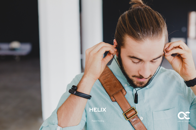 HELIX藍牙耳機:用起來像吊墜、戴起來像手環