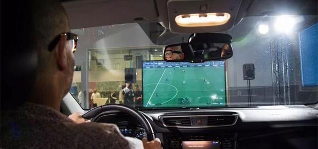 日產索尼聯手 用方向盤和剎車油門玩足球游戲