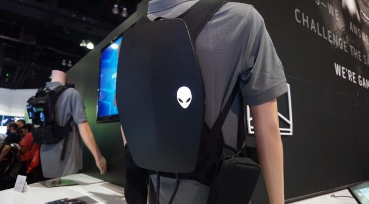 隨時隨地的沉浸式體驗！Alienware打造了一款VR背包