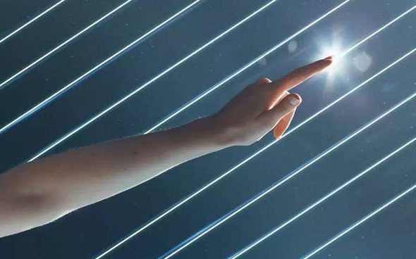 無線充電沒新意？我來跟你聊聊有趣的「激光充電」