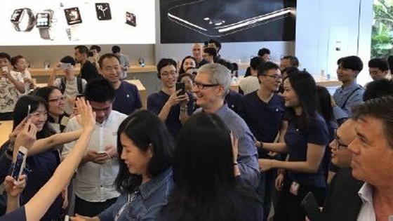 庫克訪問深圳 宣布蘋果將在深圳設立研發中心