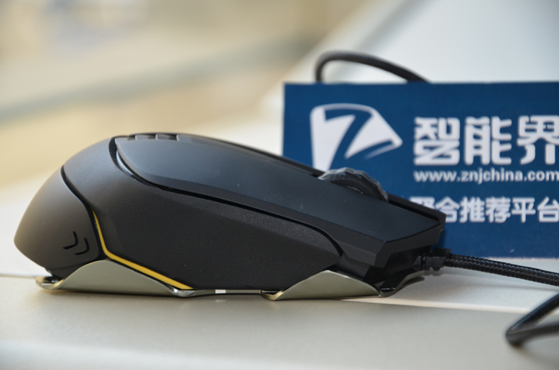 我就俗人，喜歡會發光的東東！——賤驢125M閃電游戲鼠標體驗