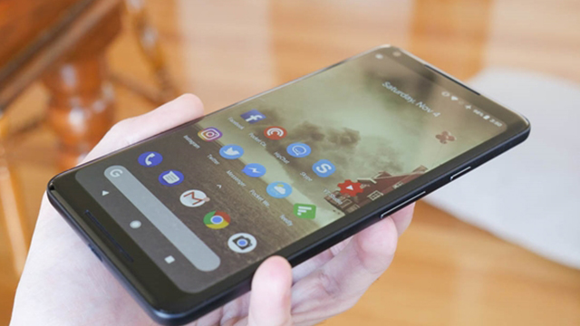 Pixel 2 XL又爆出新問題，外網曝光一加5T開箱照