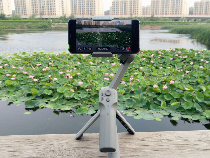 使用簡單方便的vlog神器，魔爪手機穩定器mini MX