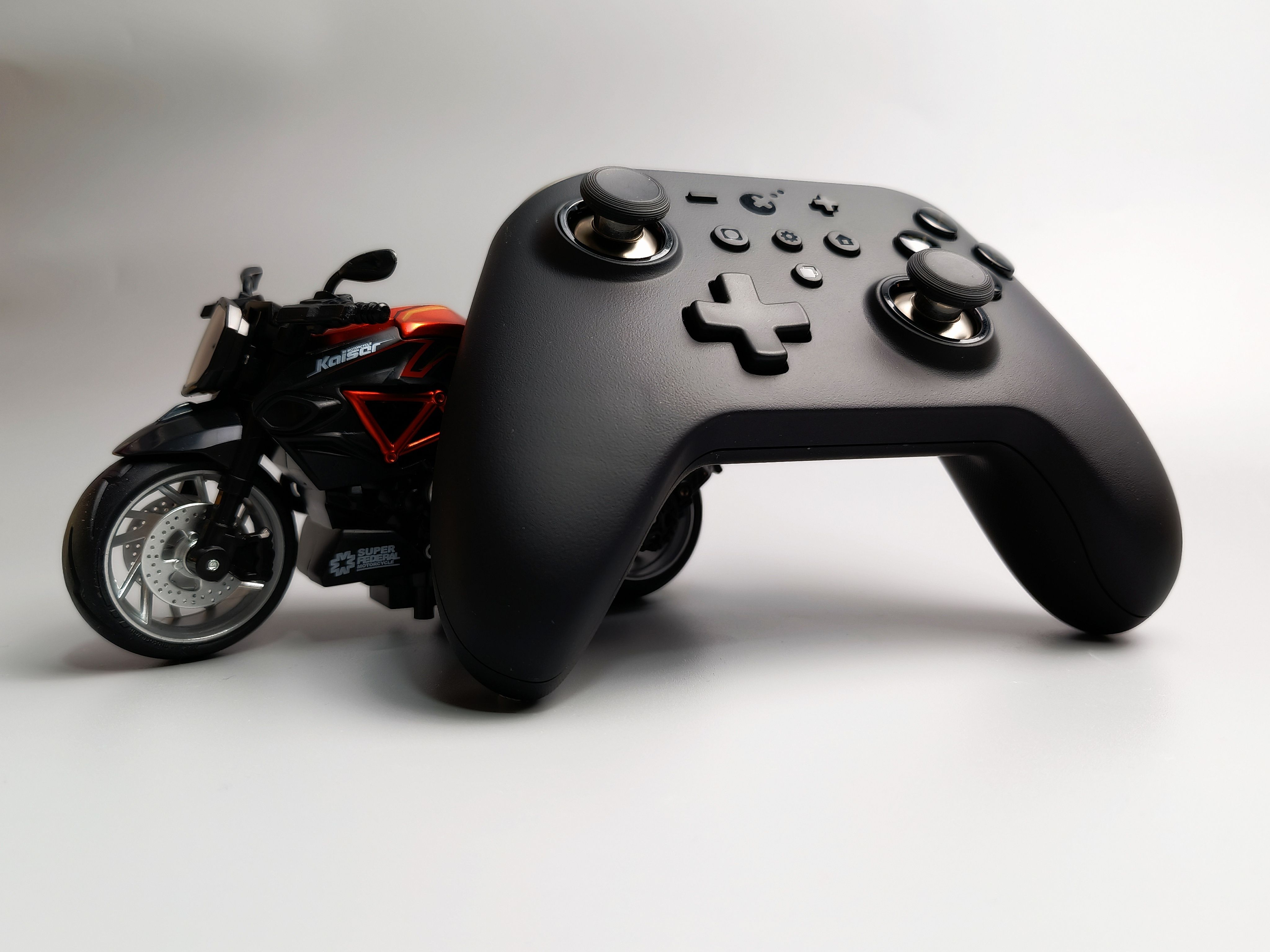 玩分手廚房？給Switch配個手柄，你需要谷粒金剛2PRO