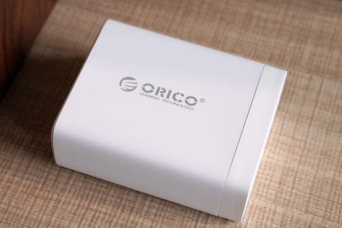 ORICO 100W氮化鎵充電器體驗：一拖四照樣扛得??！