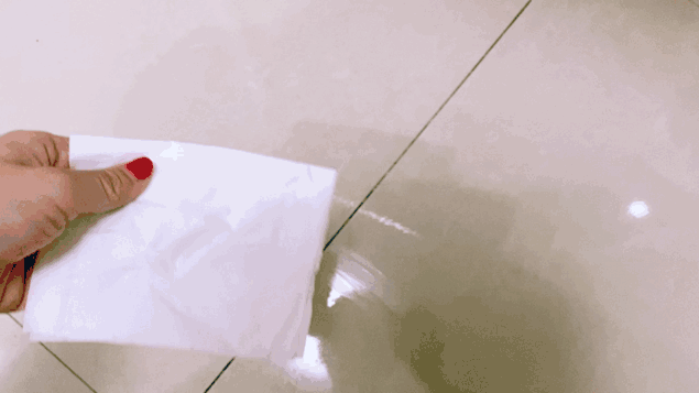 拖地后有一些水漬，不過我喜歡這樣，能拖的很干凈