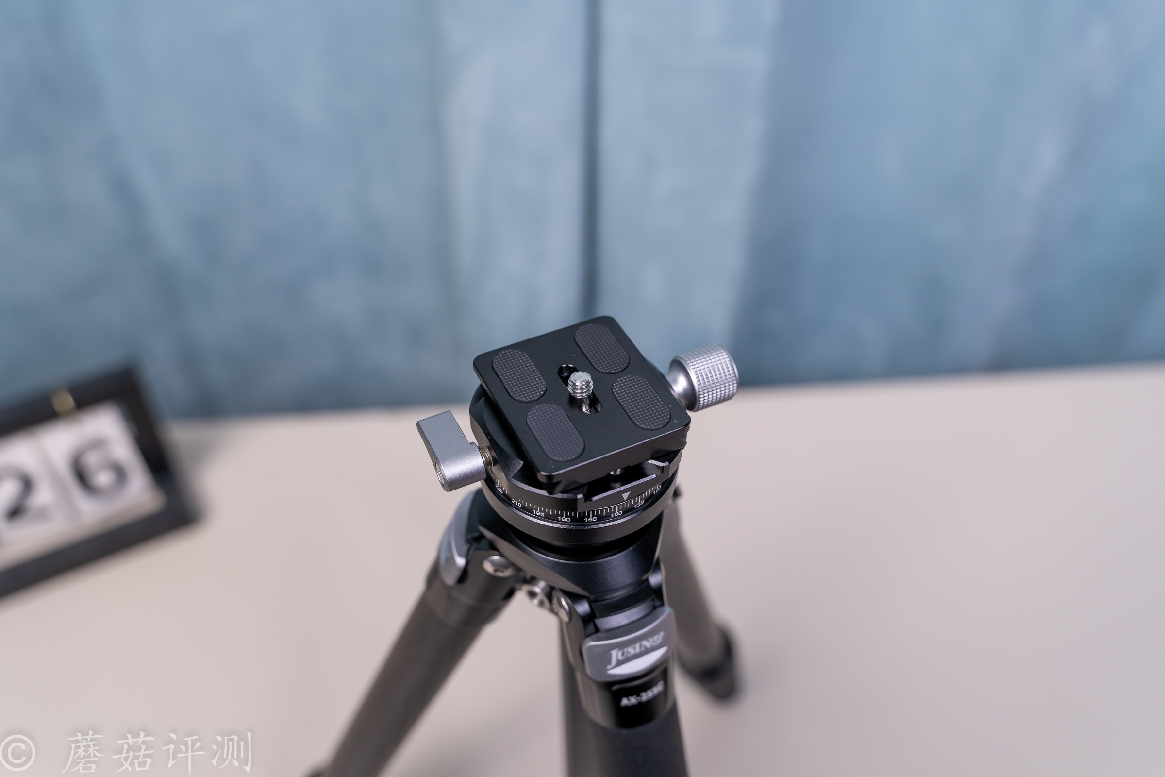 14_20221226_佳鑫悅AX-255C優質碳纖維三腳架云臺套裝_微單單電數碼單反相機專業三角架.jpg