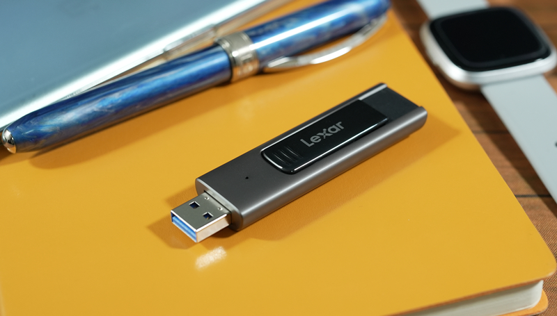 職場、學場必不可少的神器-雷克沙M900U盤