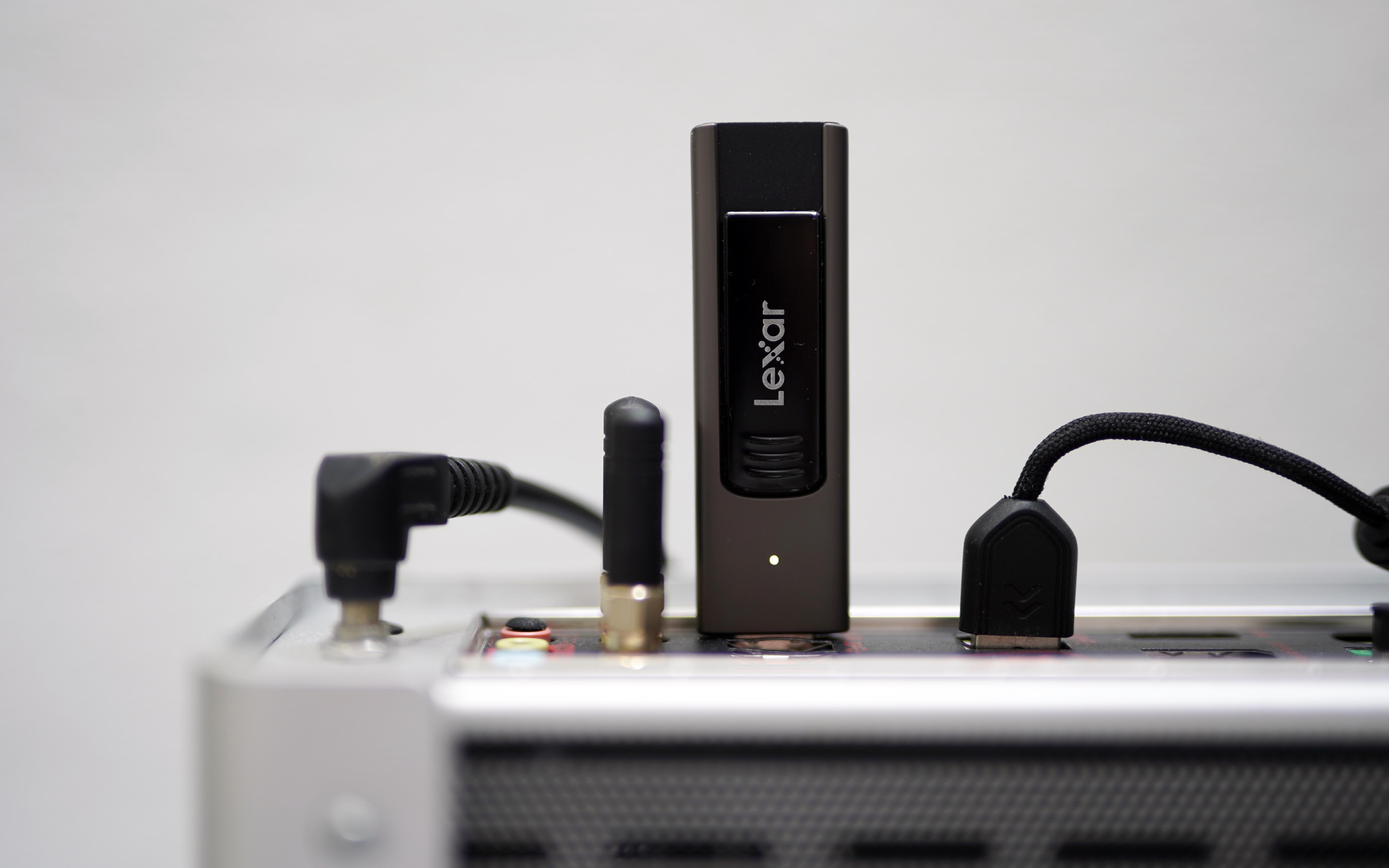 2023年，百元能買到什么U盤？讀速400MB/s！雷克沙M900開箱測評